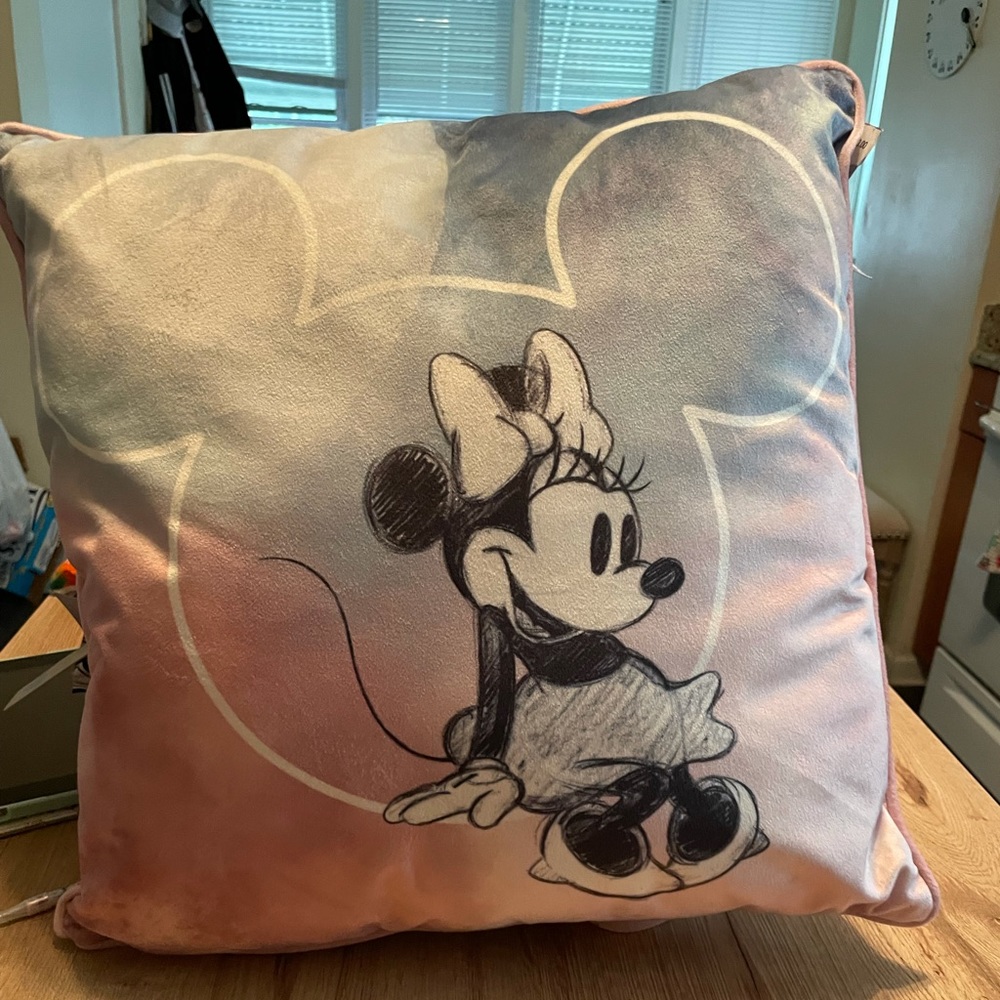 Minnie Mouse pink pillow